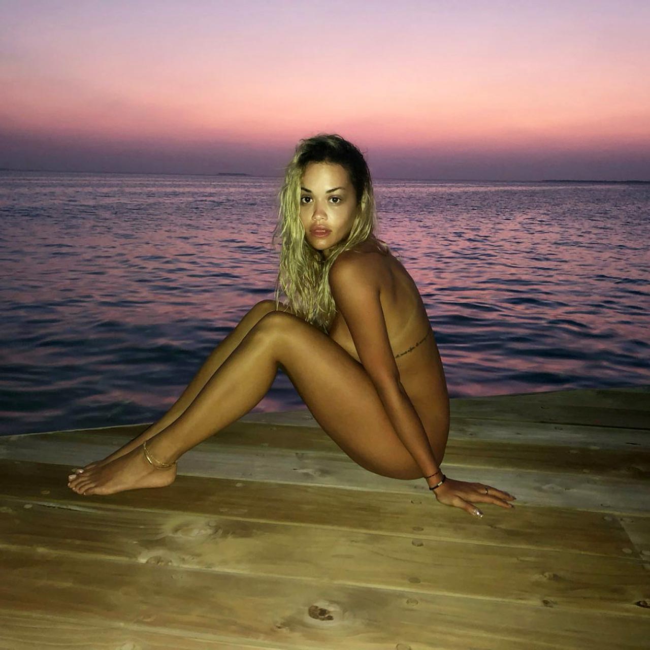 Singer Rita Ora Nude And Sexy Photos From Her Vacation