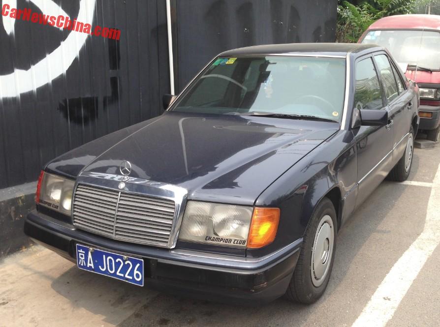 Spotted In China First Generation Mercedes Benz 230e