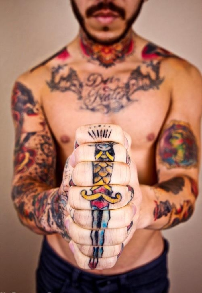 35 Awesome Knuckle Finger Tattoos