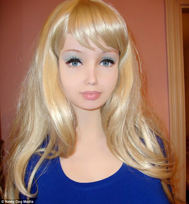 İkinci Barbie Bebek