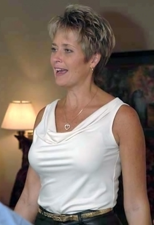 Cougar Grandmothers Short Hairstyle 2013