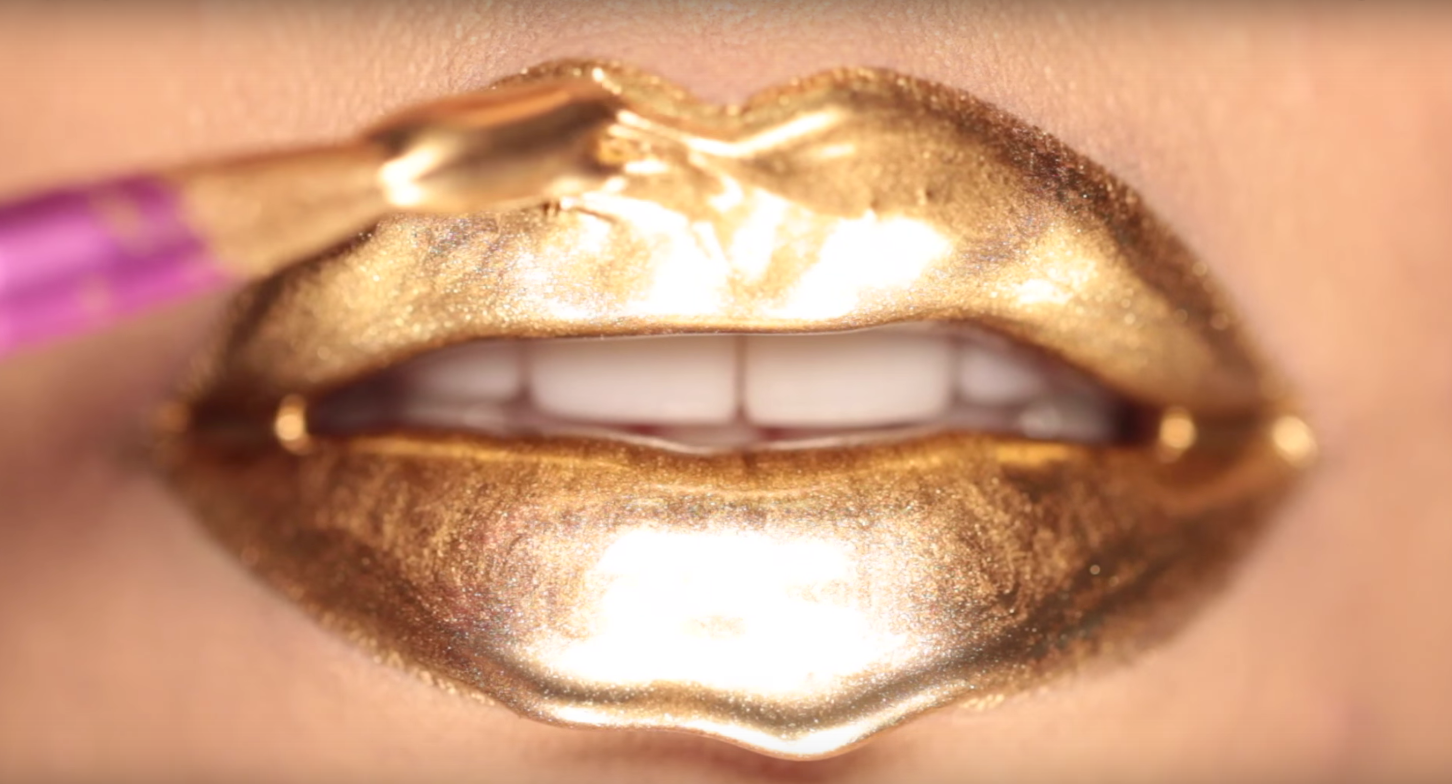 This Mesmerizing Video Reveals How Those Drippy Lips On Instagram Are