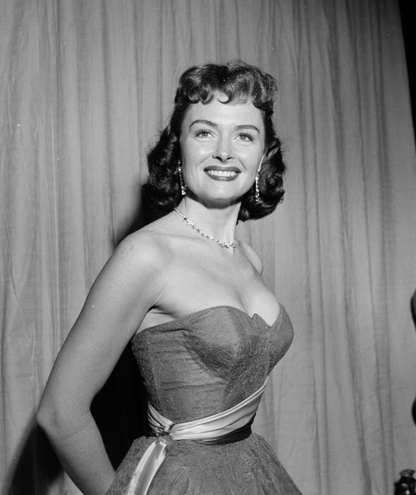 Actress Donna Reed Poses At The Academy Award In Los Angeles