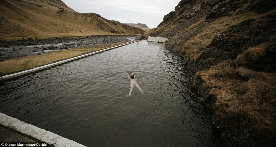 Iceland Mountains Hidden Hot Spring Pool Seljavallalaug Free To Use