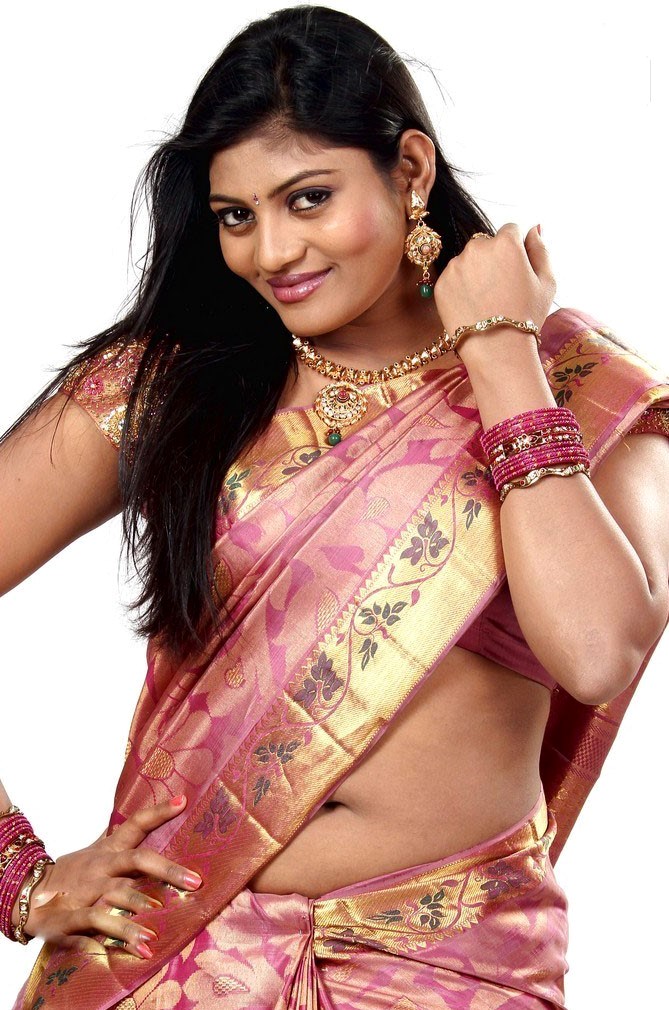 Sowmya Telugu Model Hot Photos In Saree ~ Andhra Special