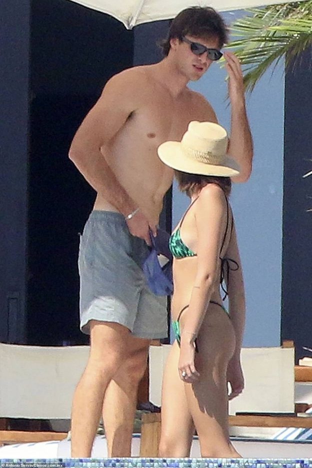 Kaia Gerber And Jacob Elordi In Los Cabos 6 Photos The Fappening