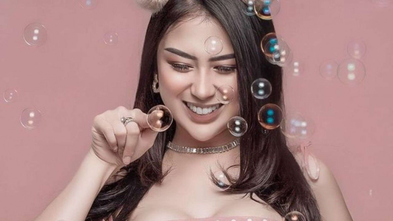 Foto 5 Potret Seksi Putri Farin Eks Jkt48 Sempat Jadi Model Majalah