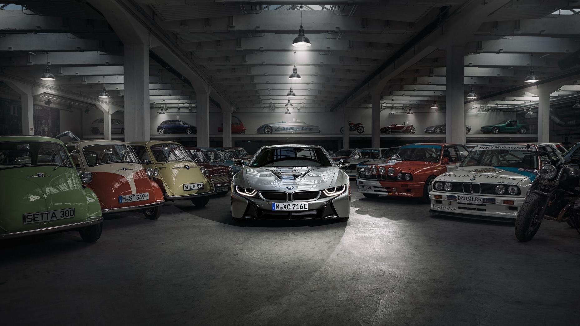 Topgear Gallery The Bmw I8 Meets Some Of The Best Looking Bmws