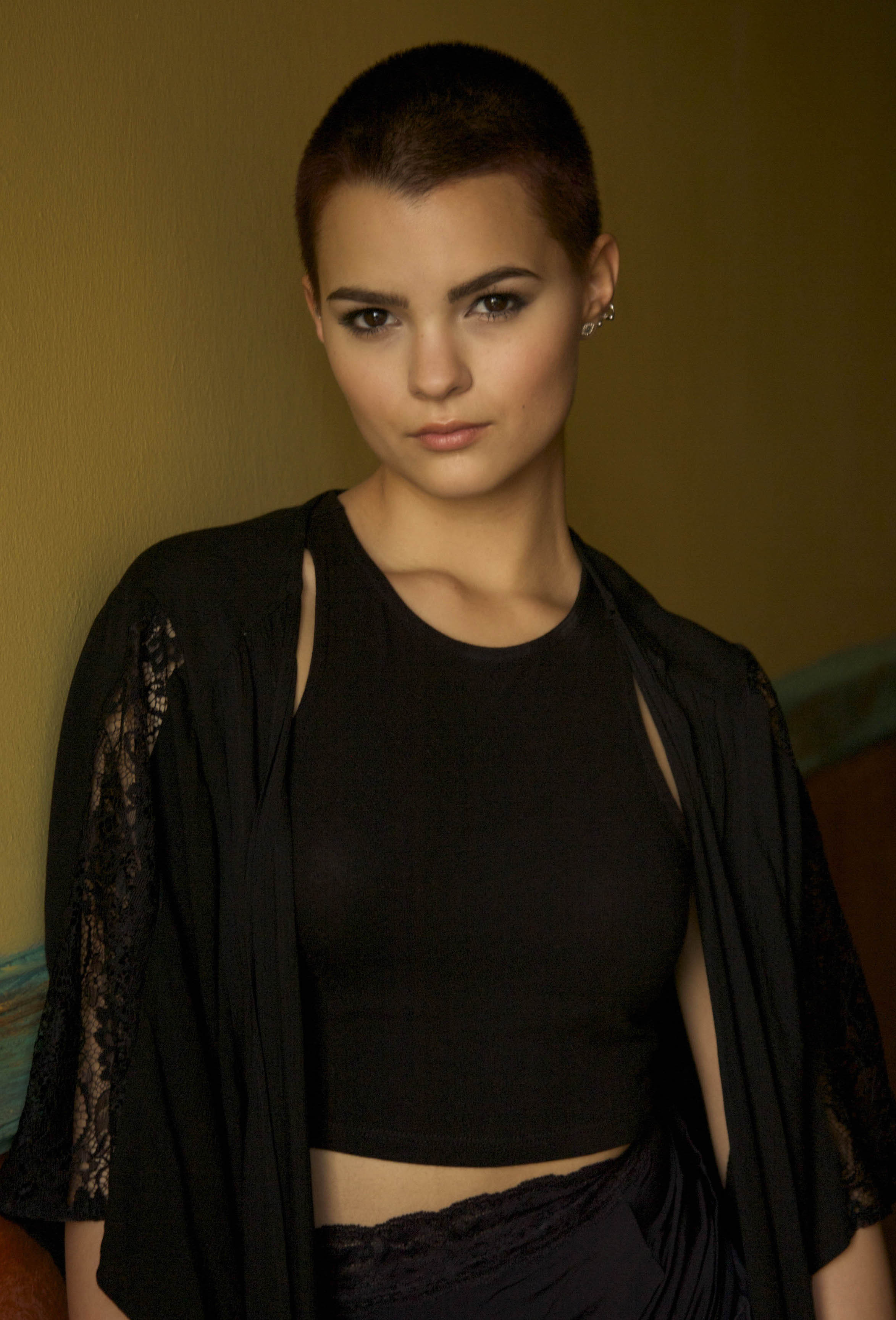 Brianna Hildebrand Wallpapers Images Photos Pictures