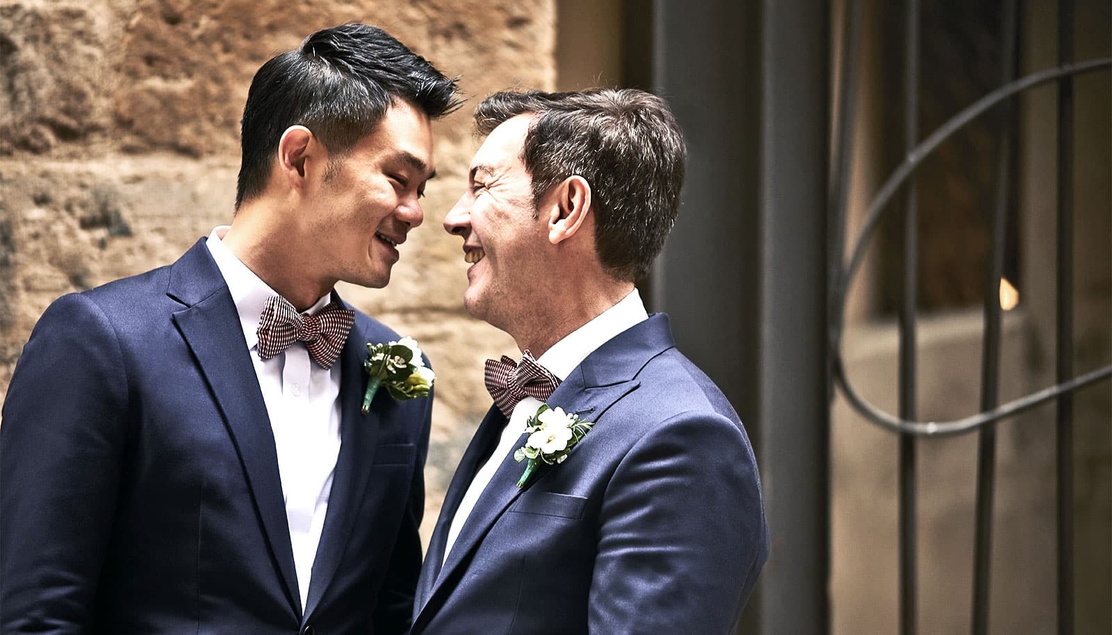 Us Same Sex Couples Get Marriage Licenses Without