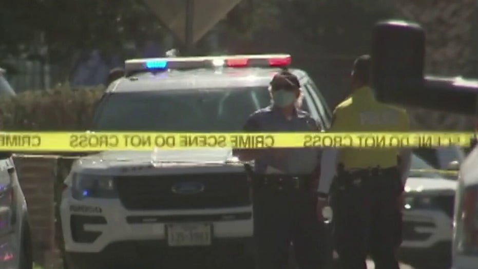 2 Texas Police Officers Killed In Ambush Attack Suspect Dead