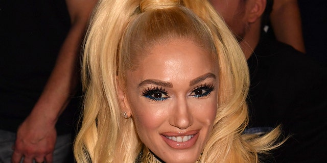 Gwen Stefanis Lips Hair Criticized By Fans Following Acm Awards Fox