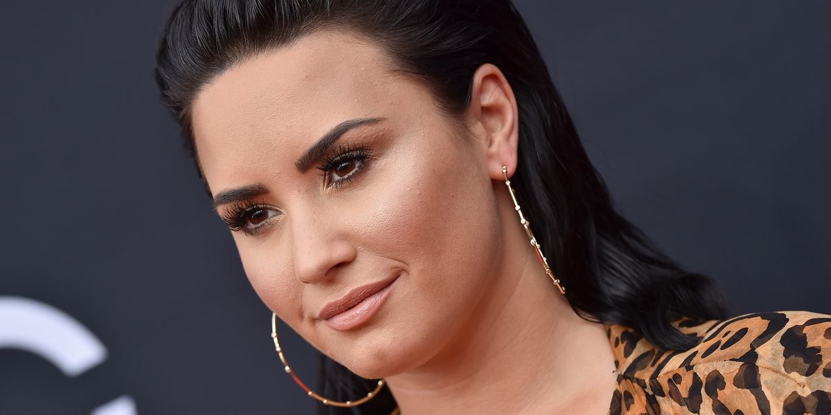 Demi Lovato Posted A Makeup Free Selfie Of Her Acne On Instagram