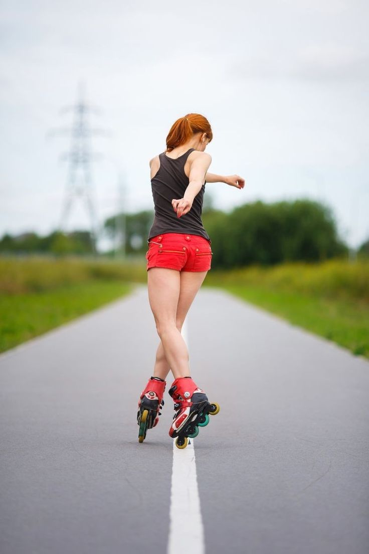 Pin By Joanna On Beauties And Rollerskatesbladers Rollerblading
