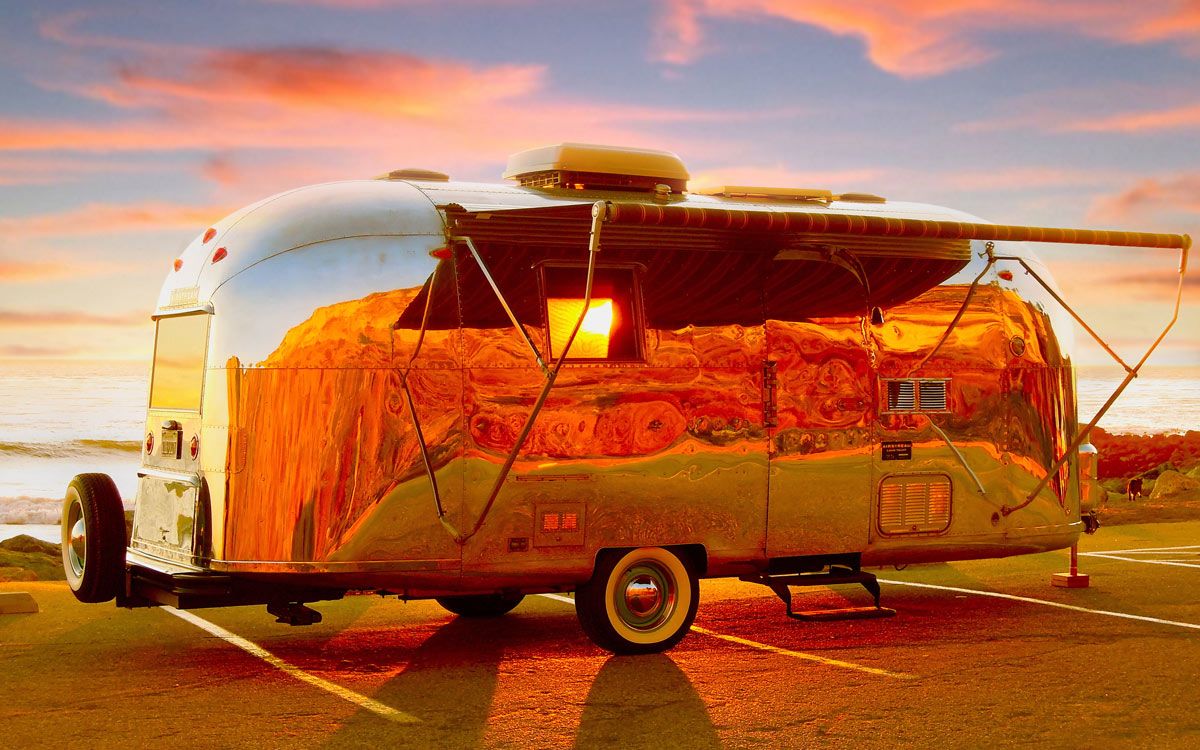 Pin By Micah Bleecher On Airstream Trailers Vintage Trailer Vintage