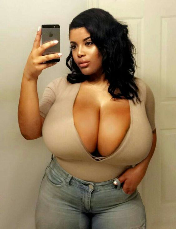 Ebony With Big Tits Barely Being Held In Oojewelzoo