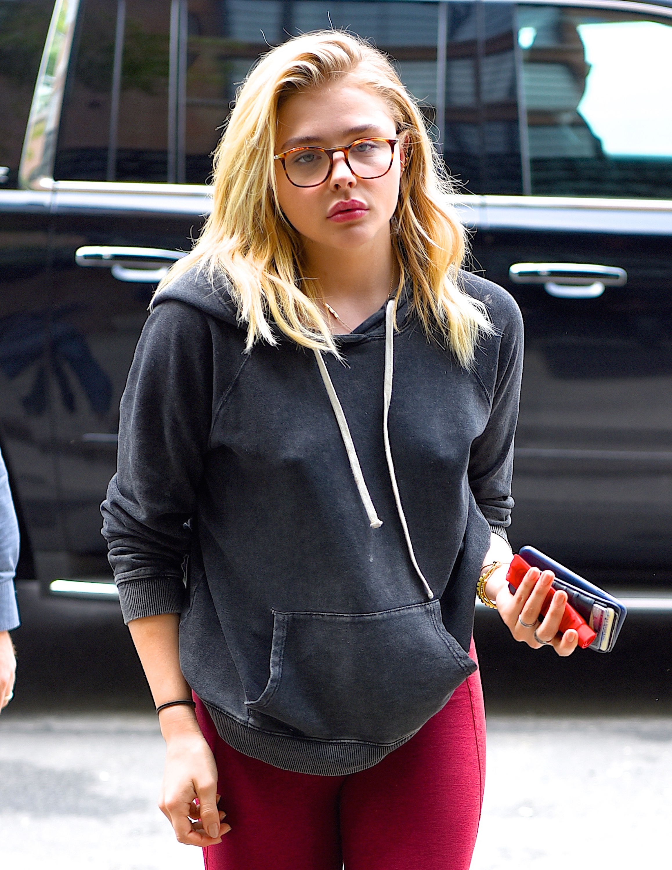Braless Chlo Posted In The Chloegracemoretz Community