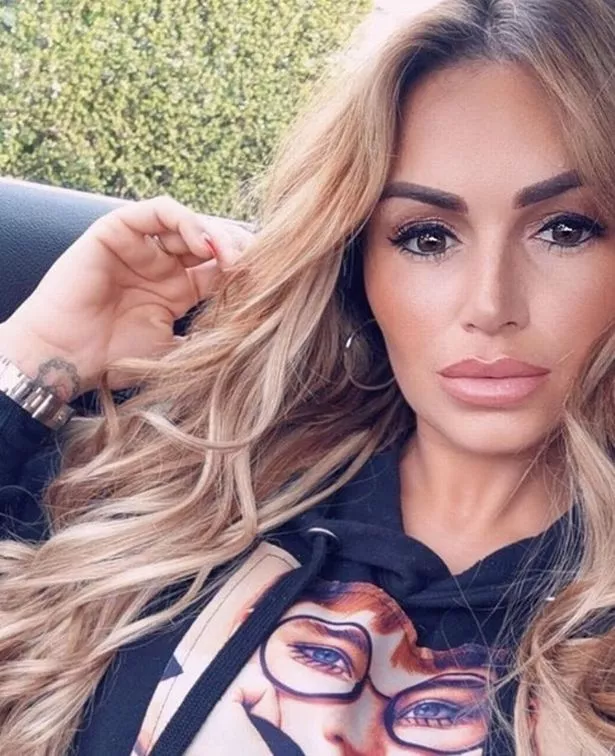 Glamour Model Who Earns £25k A Day Was Discovered While Stacking