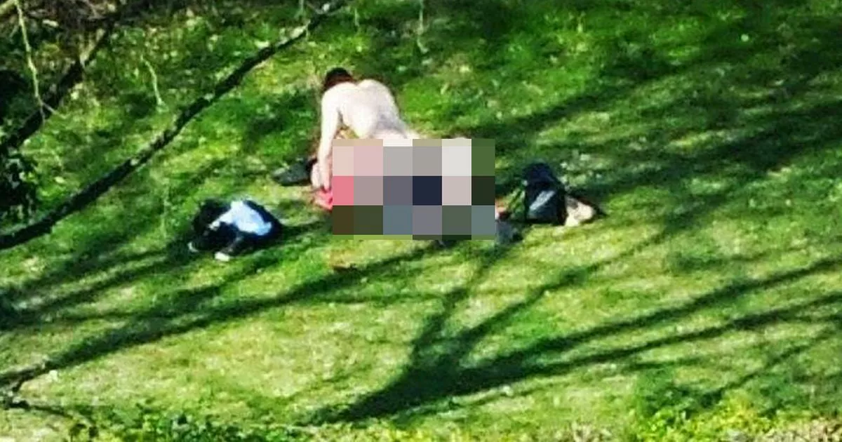 Randy Couple Snapped Having Sex In The Sun In Full View