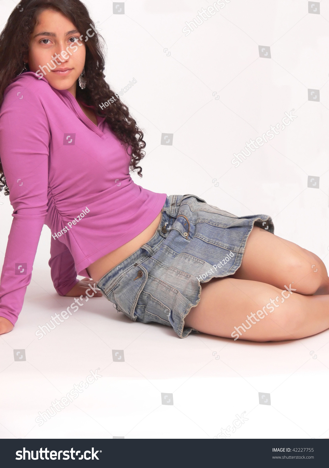 Girls Mini Skirt Upskirt Sitting Down Hot Girl Hd Wallpaper