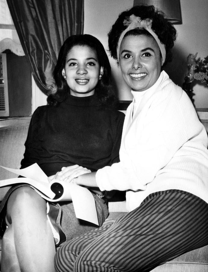 Lena Horne And Her Daughtercaearly Photograph By Everett Pixels