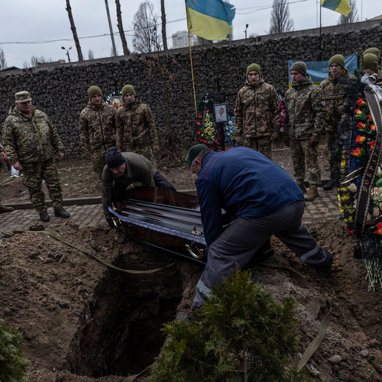 Ukraine Marks Successes Mourns Losses As War Enters Second Year Wsj