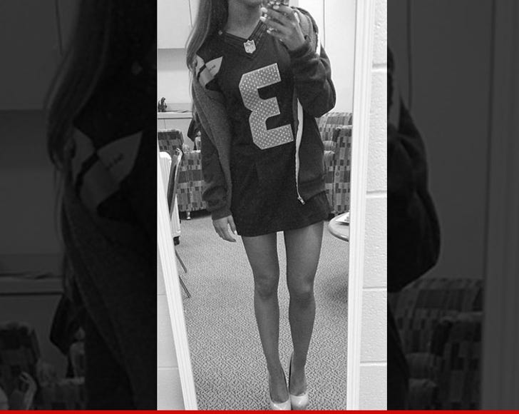 Ariana Grande My Ass Is A Seahawks Fan