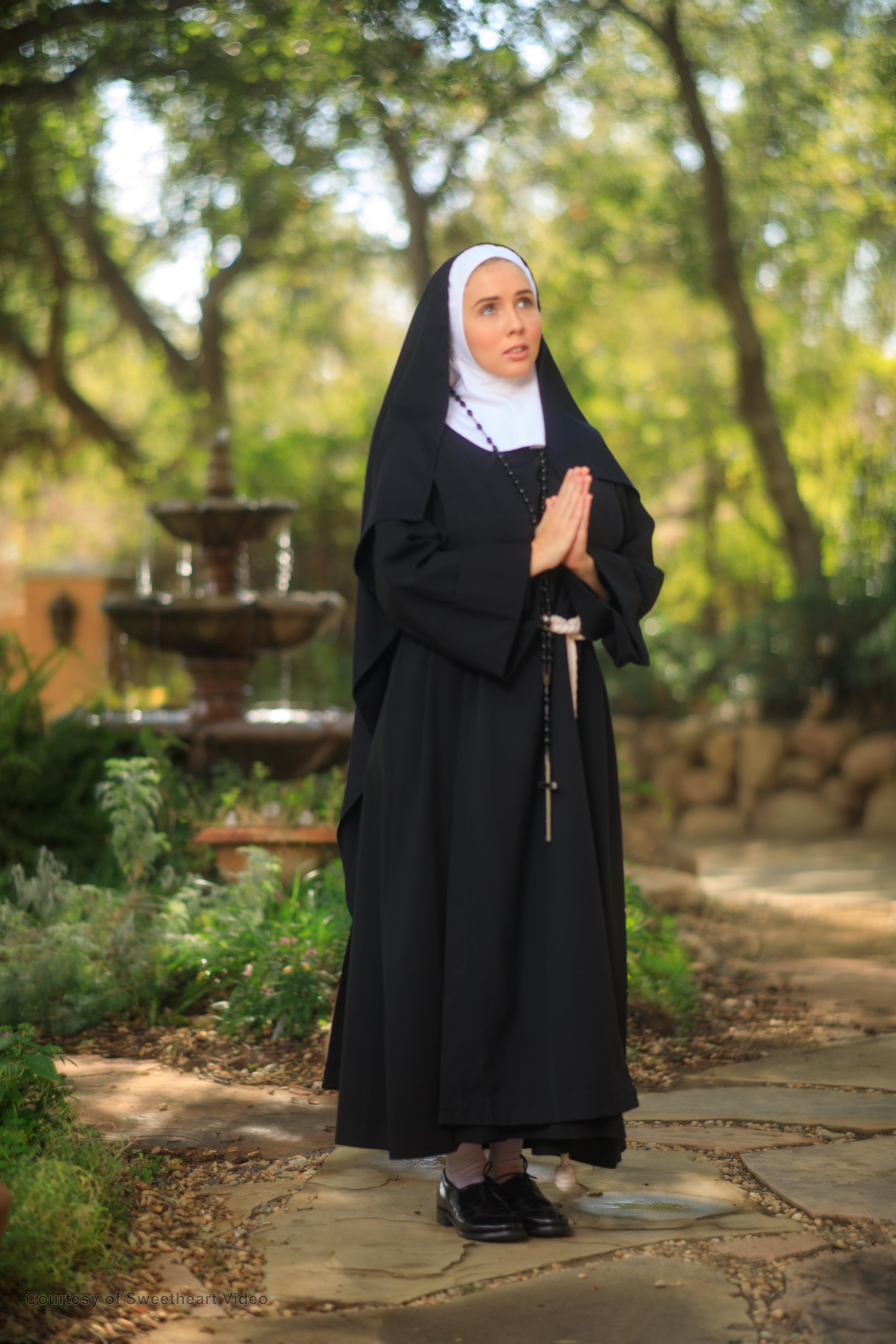 Confessions Of A Sinful Nun Vol 2 The Rise Of Sister Mona