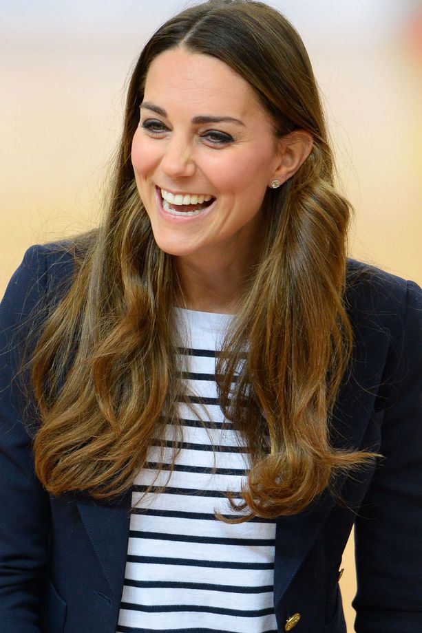 Kate Middleton Rocks Ralph Lauren And Russell And Bromley At Charity Workshop