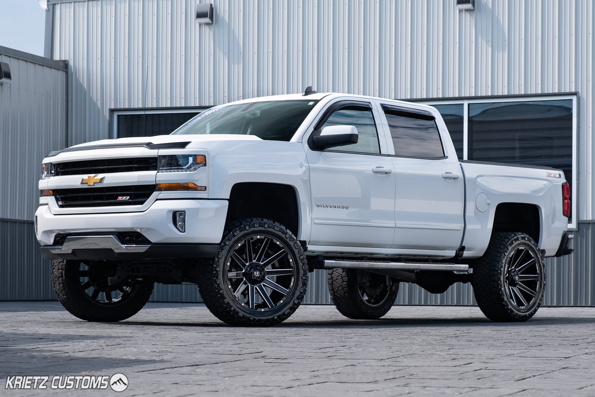 Lifted 2017 Chevrolet Silverado 1500 With 22×10 Fuel Contra Wheels And