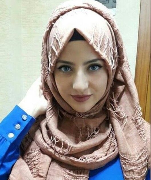 40 Trend Terbaru Hijab Cantik Hd Goldu Standlip Gloss