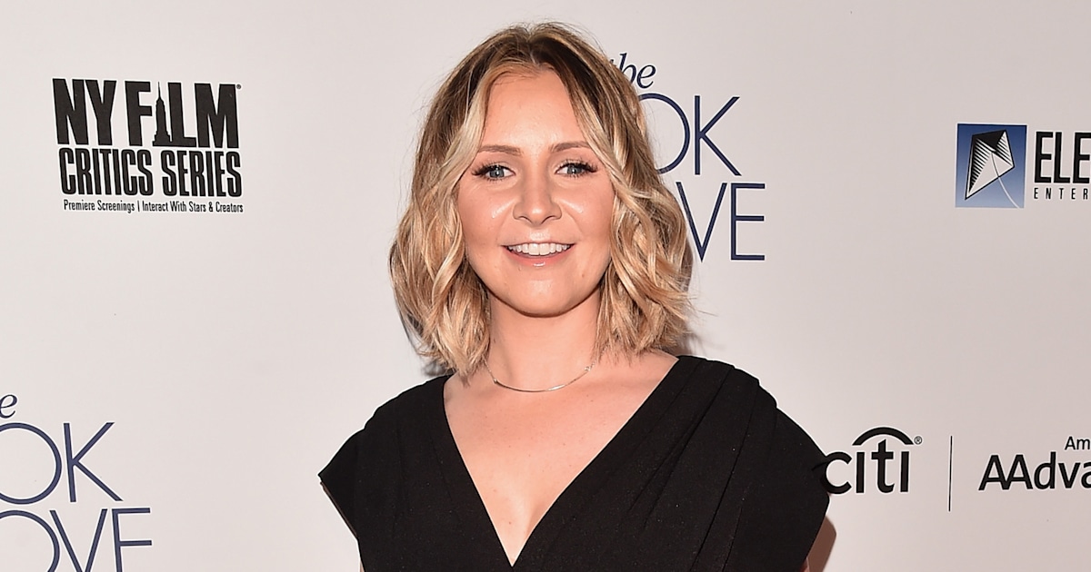 Former ‘7th Heaven Star Beverley Mitchell Reveals She Miscarried Twins