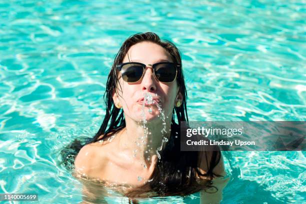 Squirting In Mouth Stockfotos En Beelden Getty Images