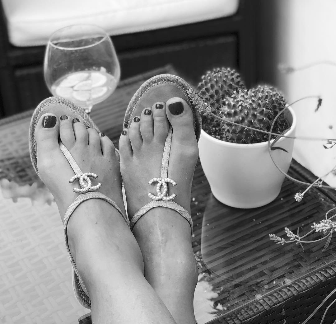 Nicki Chapmans Feet