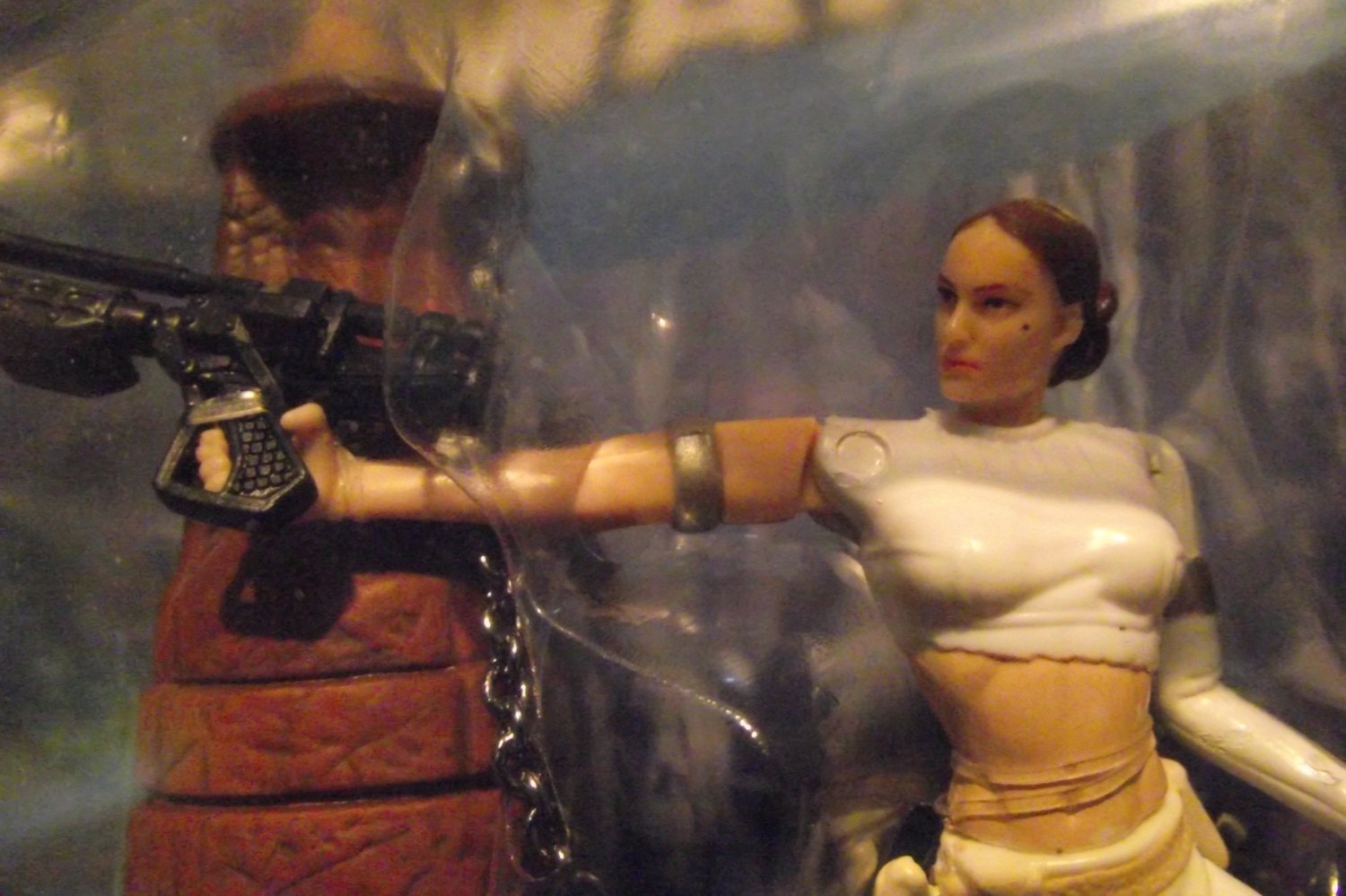 Star Wars Padme Amidala Ep2 Tied Gun To Hand And Mole On Cheek Also Bkgd Card