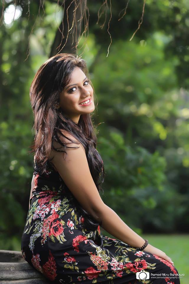 Actress And Models Shanudrie Priyasad Sri Lankan Beautifulhot And Sexy