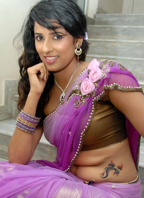 Sexy Indians Srvya Reddy Rare Sexy Saree Photos