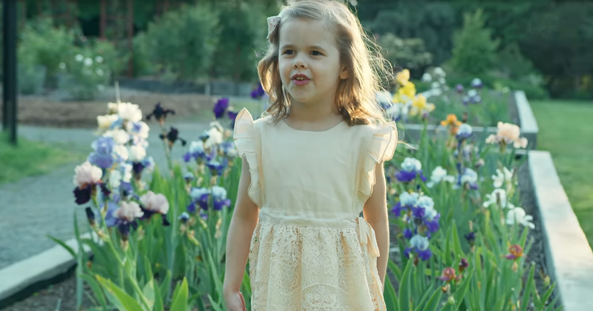 Classic Worship Song Gets Adorable Twist When 6 Year Old Girl Sings