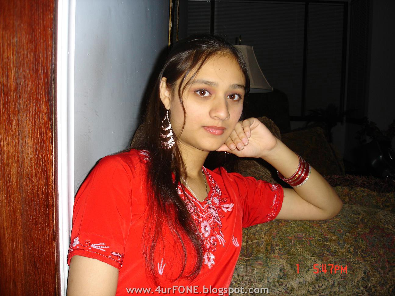 Indian Bangladeshi Pakistani Hot Cute Beautiful Desi Girls Picture And