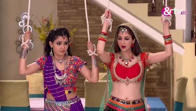 Saumya Tandon Hot Navel Show In Bhabhi Ji Ghar Par Hain Sexy Celebs